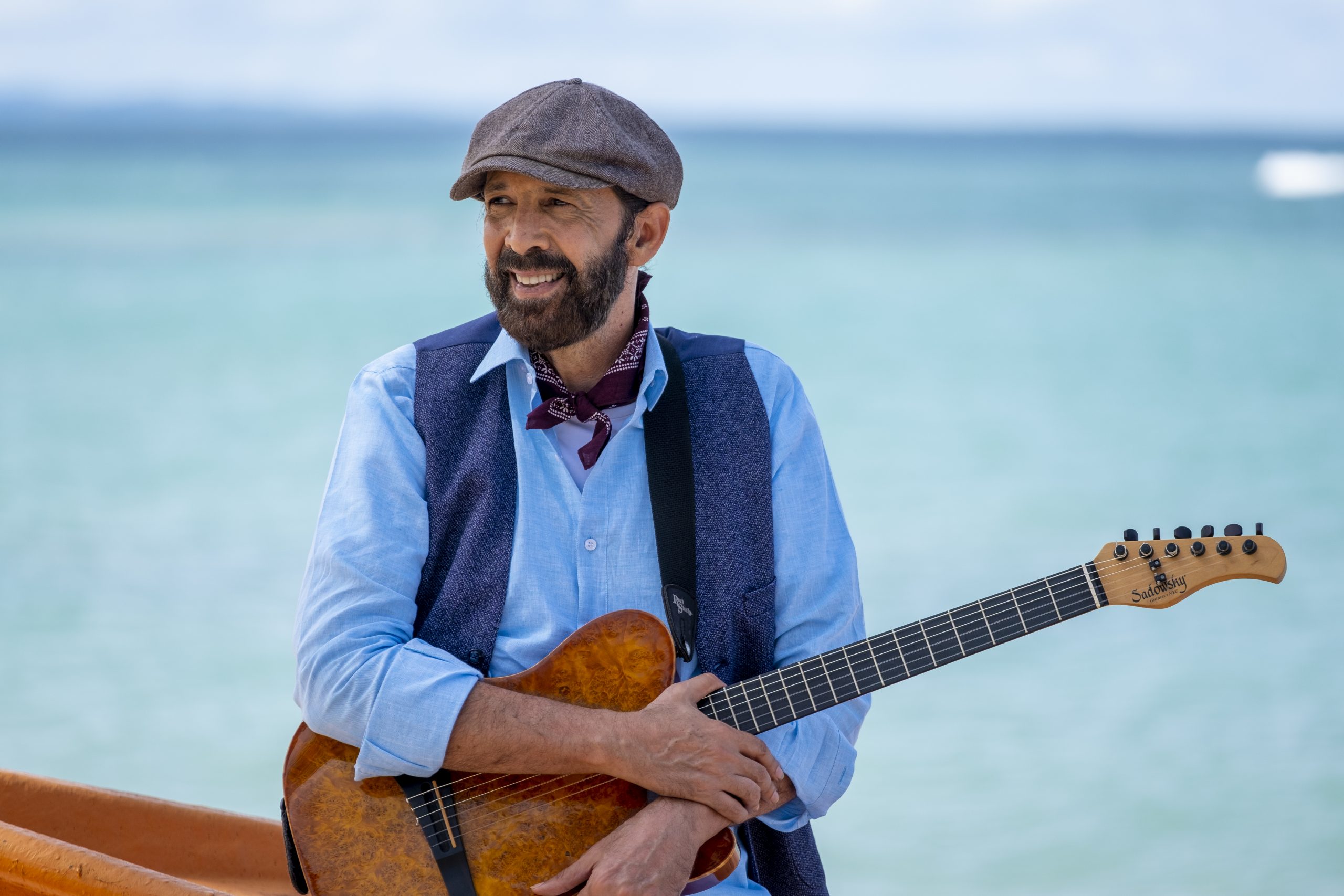 Juan Luis Guerra da positivo al COVID-19