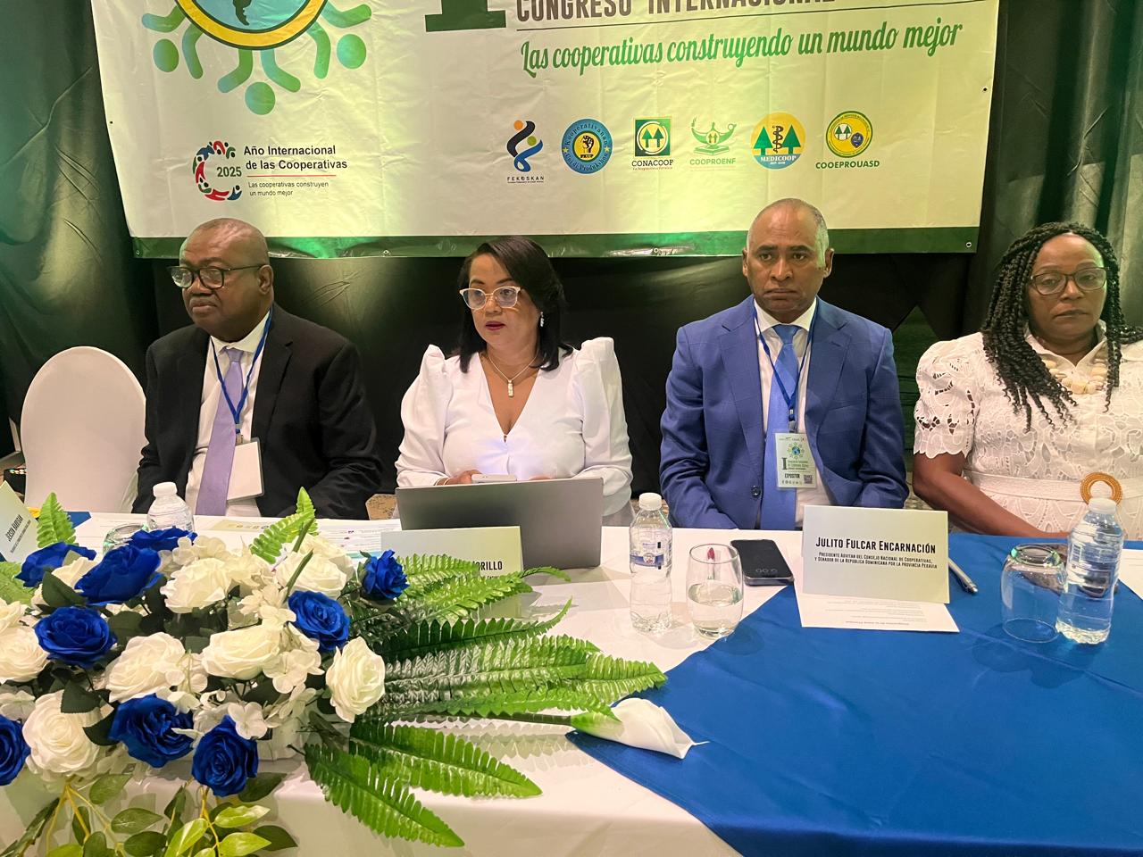 Delegación de COOPNAMA participa en el Primer Congreso Internacional de Cooperativismo en Curazao