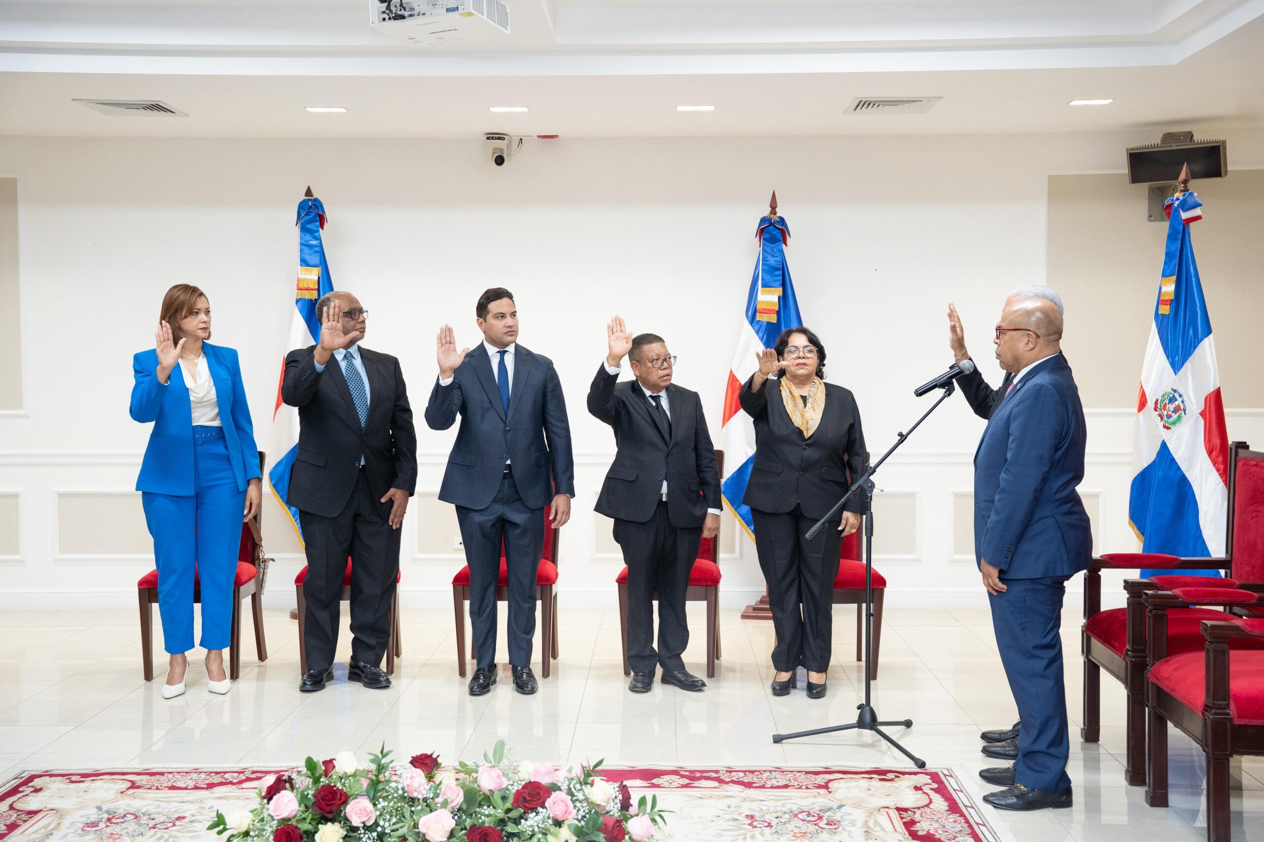 Senado de la República juramenta y posesiona a los nuevos miembros de la Cámara de Cuentas