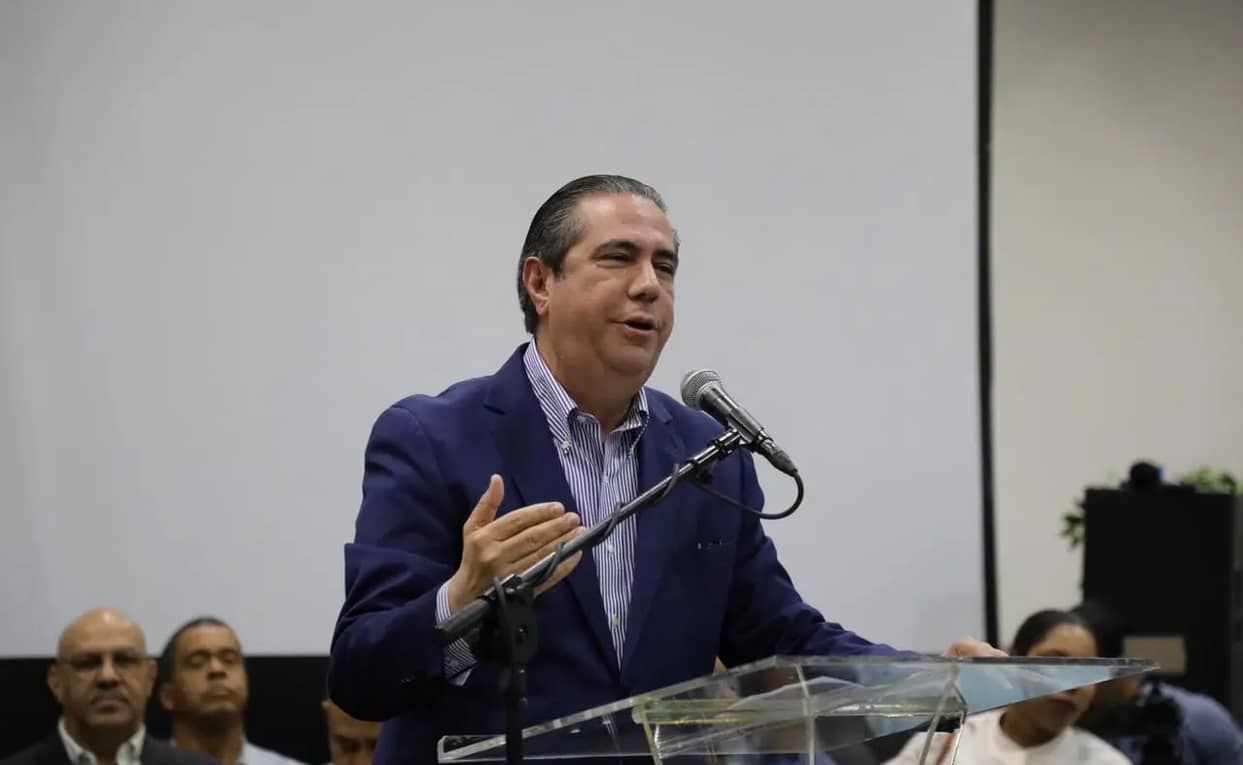 Francisco Javier sugiere al presidente Abinader convocar Consejo de Ministros ante efectos escalada conflicto del Medio Oriente