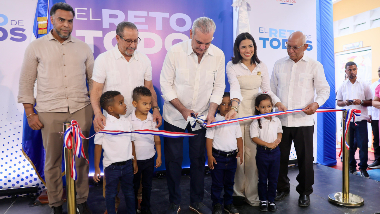 Presidente Abinader inaugura centro educativo inicial reconvertido para 175 niños y honra legado de Nelsy Cruz, en Montecristi