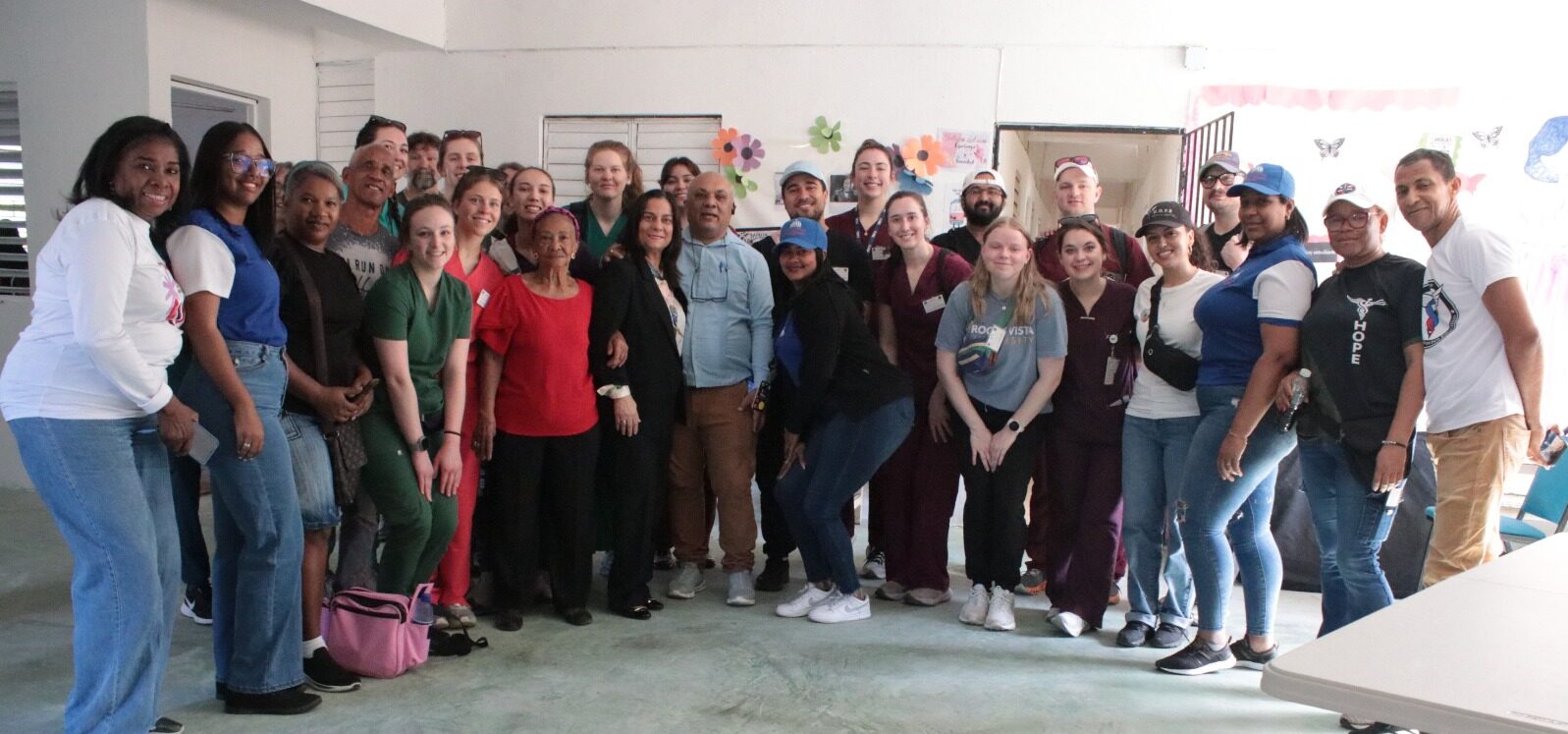 Diputada Mary Ogando encabeza exitosa jornada comunitaria en “La Esperanza de los Ríos”.