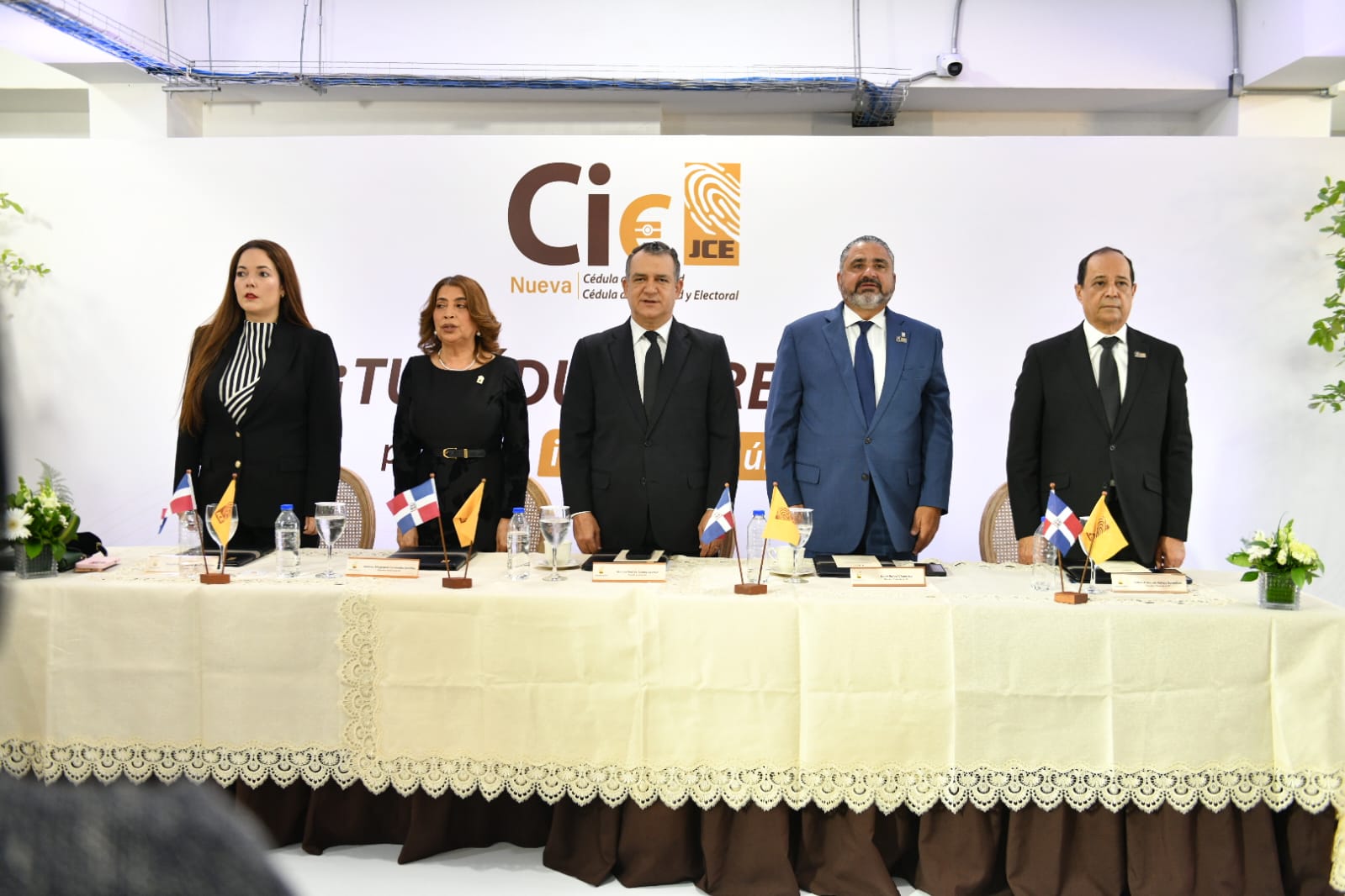 La JCE deja abierto el proceso de cedulación a nivel nacional en su 103 aniversario