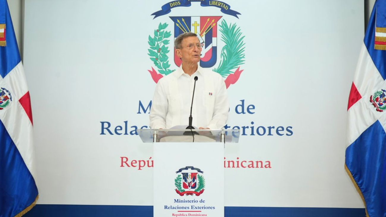Gobierno dominicano dispone que ingresos consulares pasen al Estado como parte de la reforma estructural