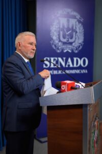 Taveras cuestiona sobregiro de RD$45 mil millones en el sector eléctrico y pide mayor transparencia fiscal