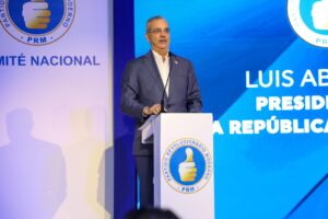 Luis Abinader llama a preservar la unidad, evitar la complacencia interna y mantener un contacto permanente con la ciudadanía