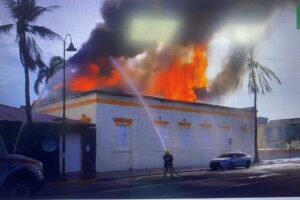 Incendio destruye emblemática logia de Puerto Plata y borra parte de su historia