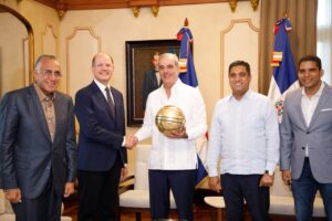 Abinader recibe a ejecutivos de la FIBA y al Comité Organizador para avanzar en los preparativos de Santo Domingo 2026