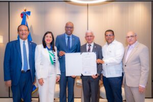 Colegio Dominicano de Periodistas reconoce al presidente del Senado, Ricardo de los Santos, por su respaldo al gremio periodístico