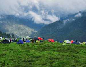 Guayabal-Constanza: la ruta de senderismo que conquista aventureros entre aguas termales y desconexión digital