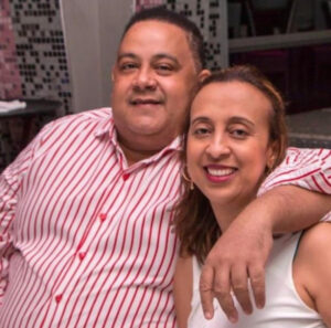Peña Suazo despide a su esposa con emotivas palabras: “Me quiso desde cuando yo era vendedor de dulces”