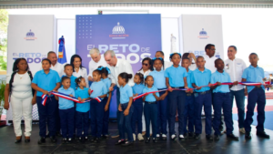 Abinader inaugura obras en Independencia y llama a la comunidad educativa a iniciar con entusiasmo el año escolar