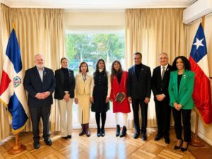 Empresarios e instituciones dominicanas unen esfuerzos en Chile para impulsar educación superior inclusiva en RD
