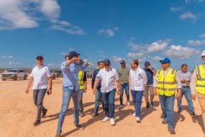 Ministros Paliza y Sigmund Freund supervisan avances del Proyecto Turístico Cabo Rojo; Aeropuerto de Oviedo iniciará operaciones en febrero de 2027