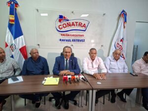 Antonio Marte pide revisar aumento precios marbete; sugiere sea aplicado a vehículos de lujo.